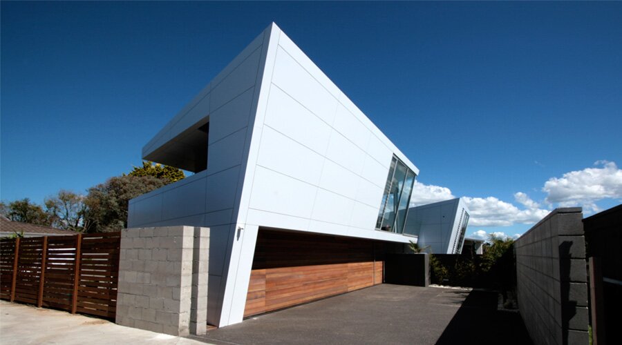 奥克尼群岛；奥克尼（英国苏格兰一地区）

通常如果单说 Orkney ，奥克尼群岛 更常用，但具体准确翻译需要结合上下文确定其指地区还是群岛，若没有上下文，以上两种表述都有可能是最准确的如果严格按照要求要唯一翻译，假设更符合通用理解则为 奥克尼群岛  丨Daniel Marshall,Mike Hartley-2