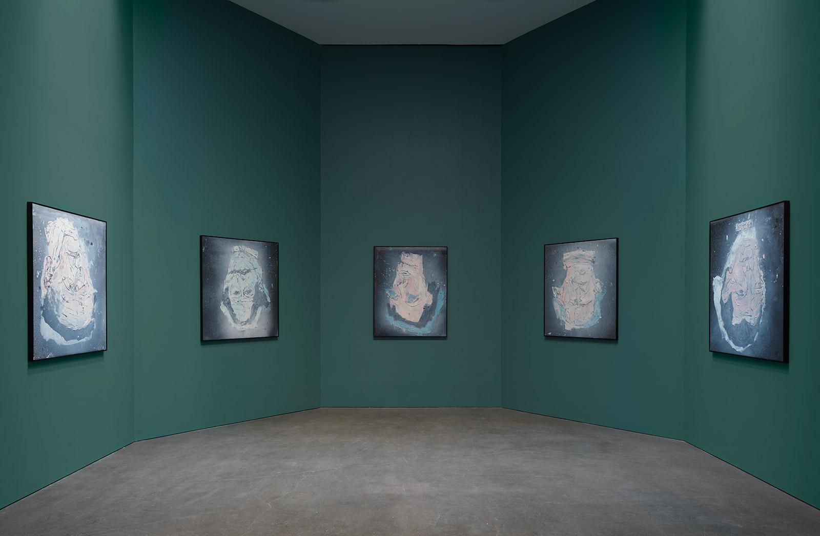 颠覆与致敬 | Baselitz 新作“Devotion”探索艺术大师自我肖像-1