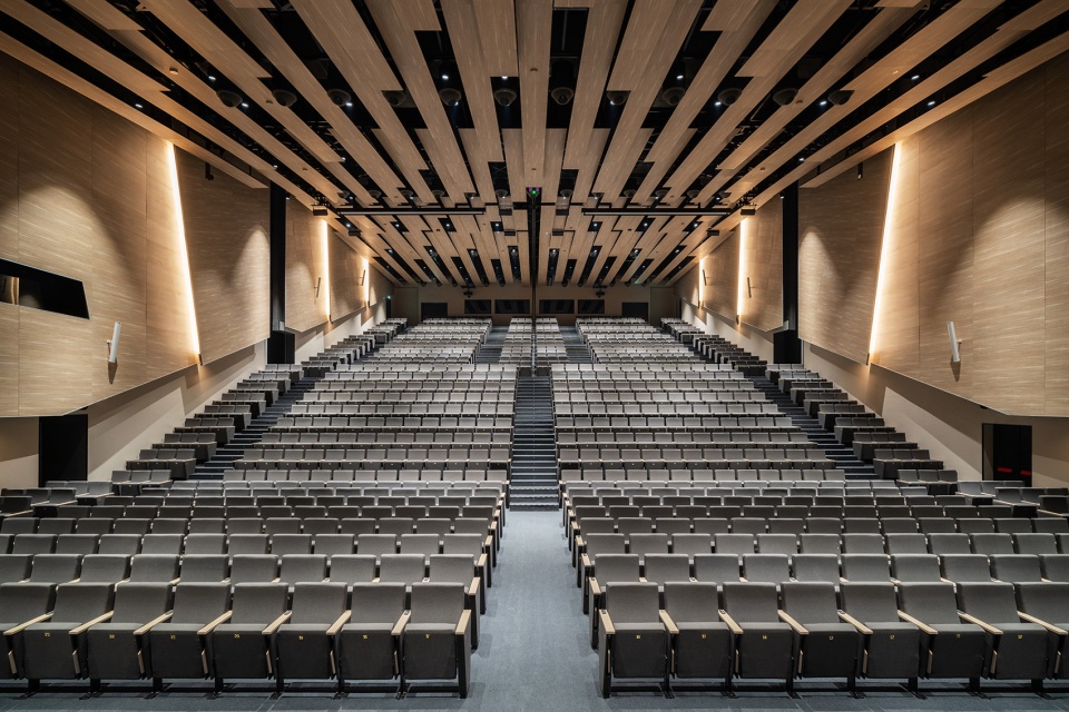 帕多瓦会展中心 | 隈研吾诠释意大利柱廊之美-39