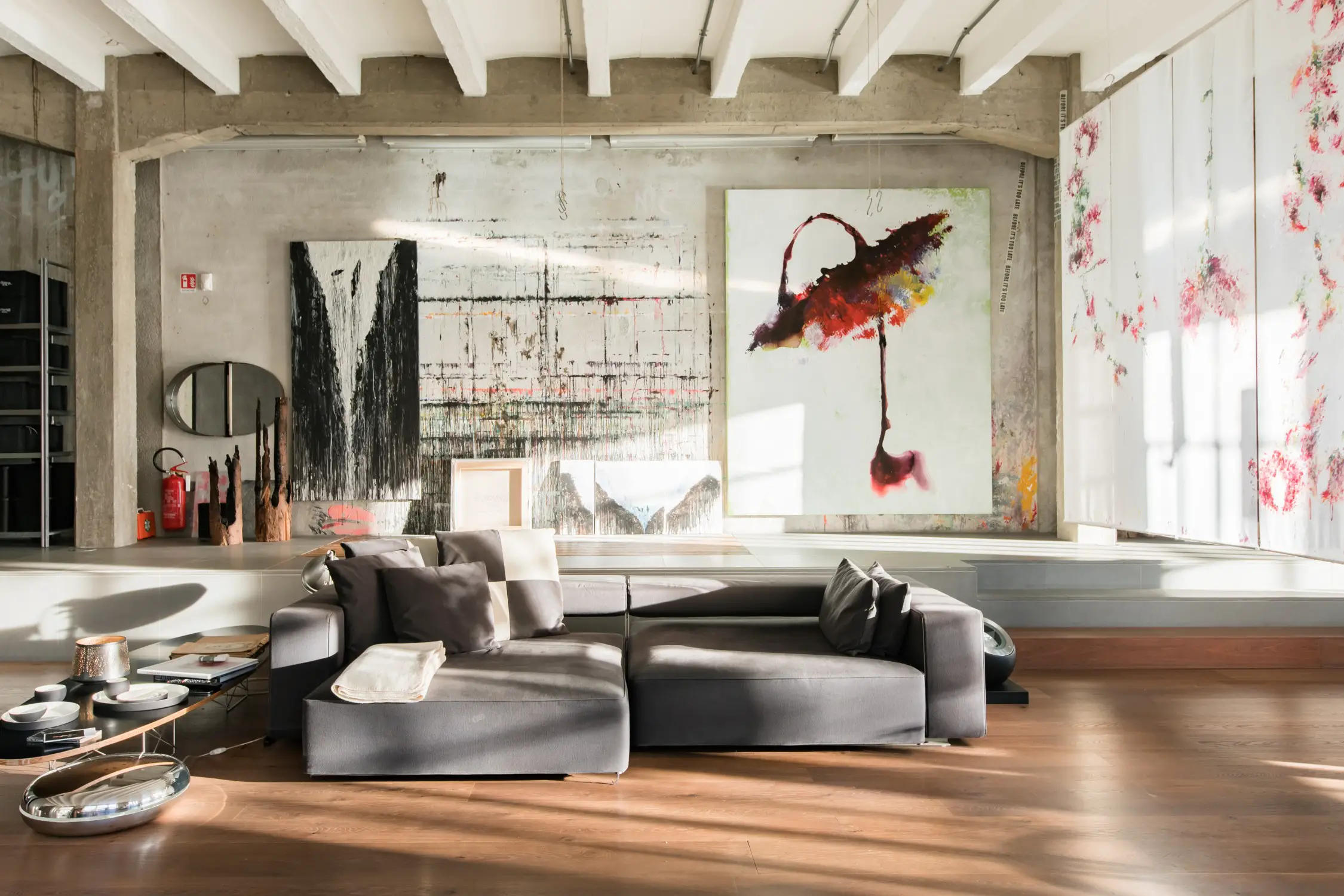 意式工业风 | 艺术家工作室般的 Loft 设计-4