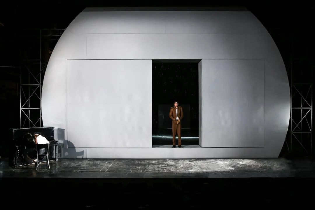 舞台魔法师 | 塞巴斯蒂安·汉纳克的震撼空间美学-57