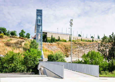 Steel-clad outdoor elevator connects the city and suburb in Pamplona-26
