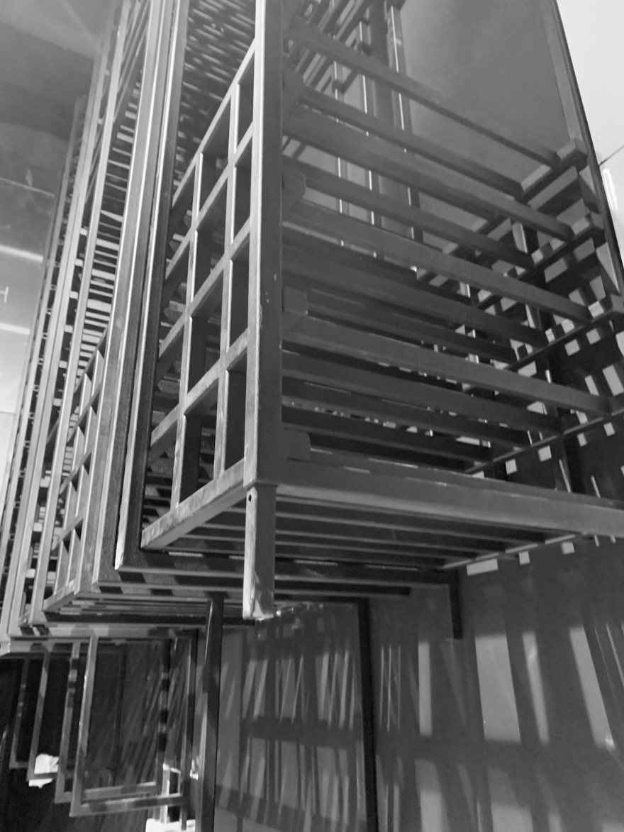 一杯葡萄酒和量杯角落丨俄罗斯圣彼得堡丨Marat Mazur-54