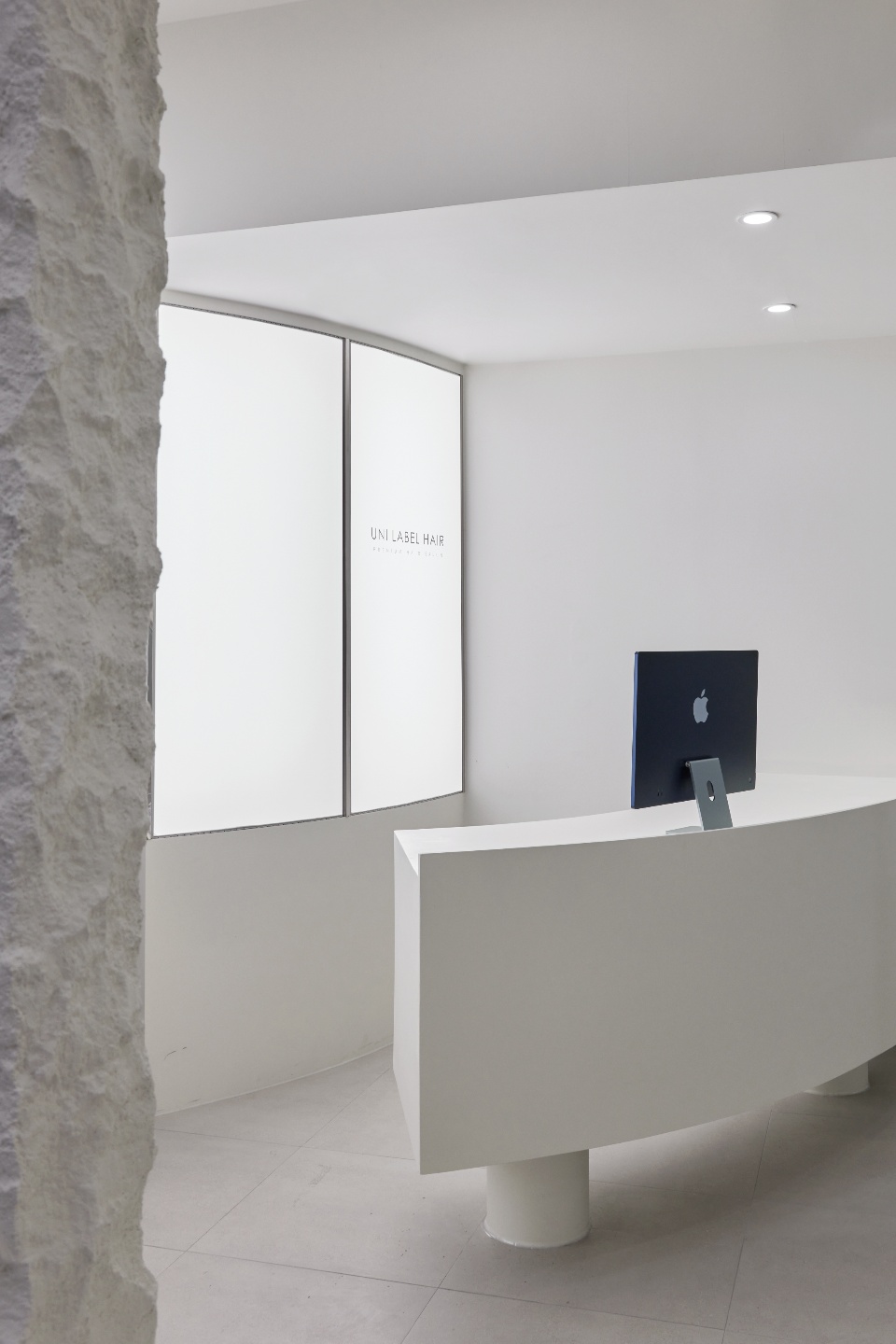 白色调高级美容沙龙，打造舒适私密空间-19