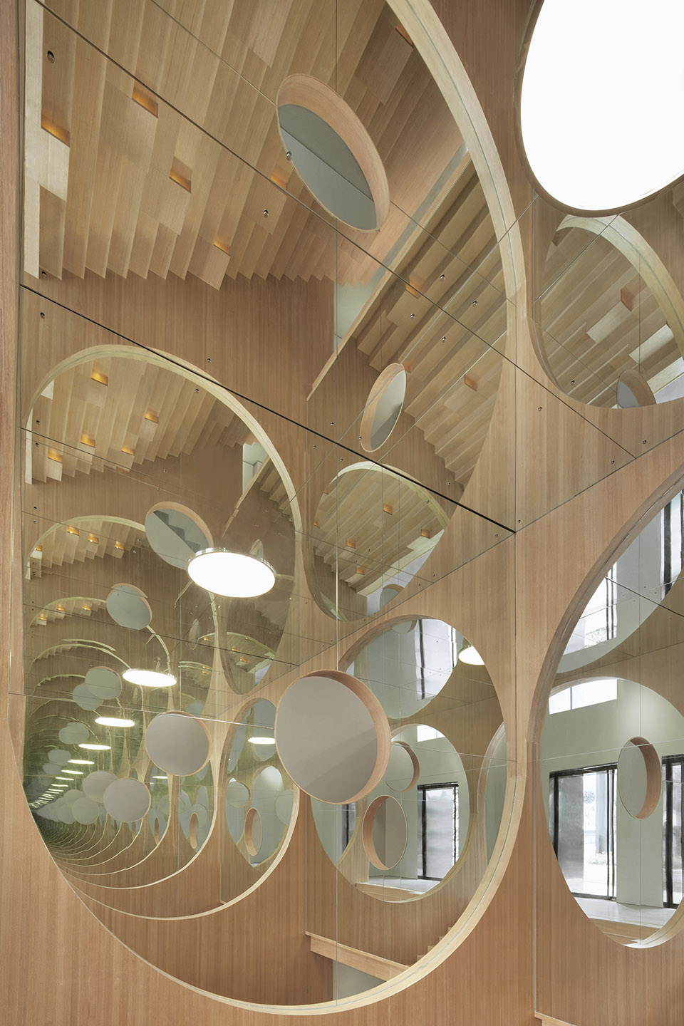 视错觉魔幻空间 & 北京鸿坤艺术活动中心 / 槃达建筑-20