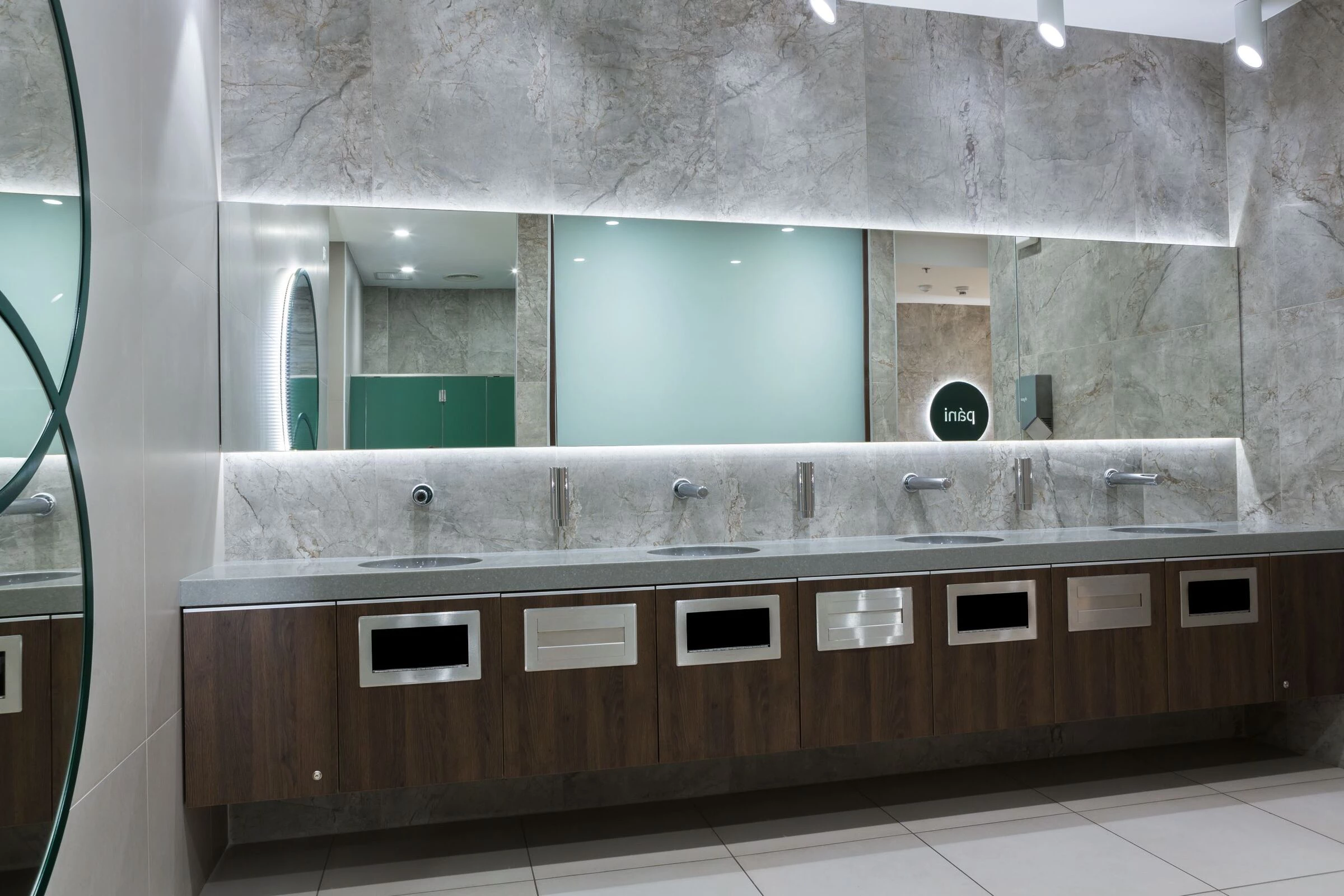 幻影购物中心丨ARION kúpelnové štúdio-22