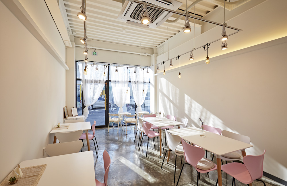 11 平米的极简主义快餐店设计-8