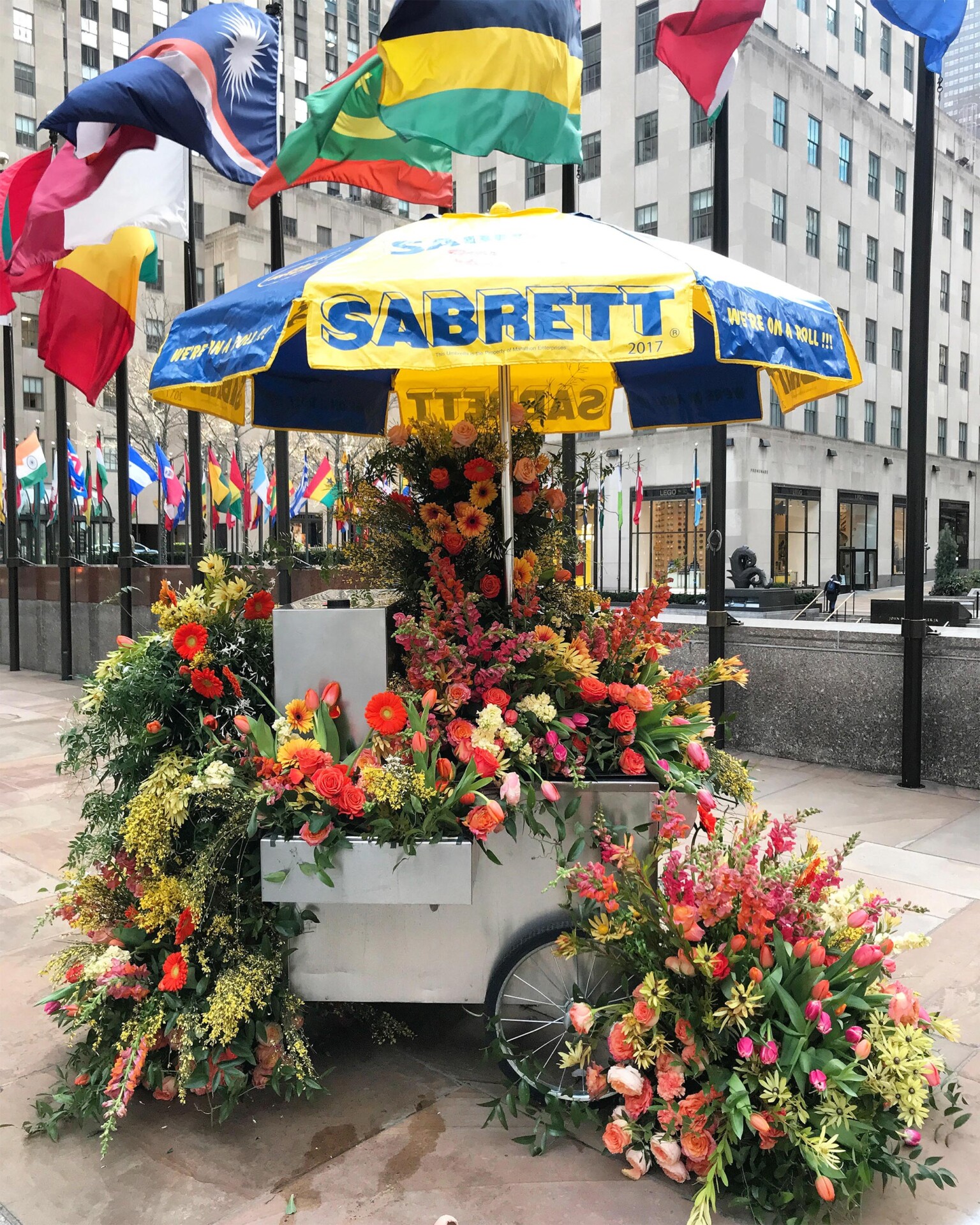 纽约街头花卉艺术装置-5