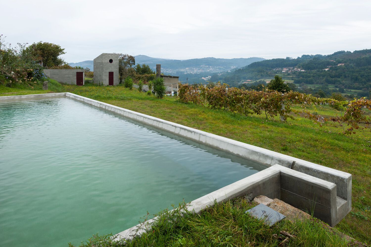 葡萄牙 Coura 简约度假屋丨Luís Peixoto-16