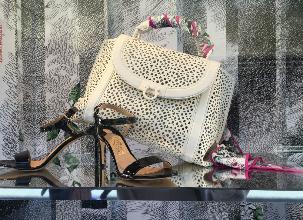 欧洲街头创意橱窗-33