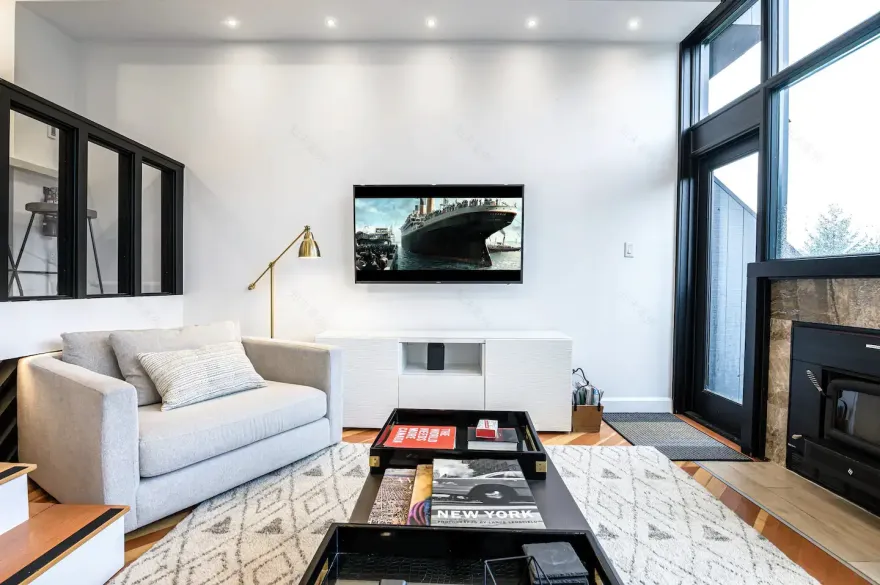 山中摄影师的灰色避世之作 | 加拿大哥伦比亚省的 Sundance Whistler-3