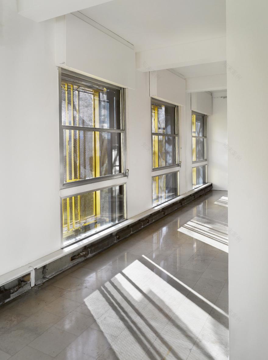 巴黎葡萄牙公寓翻新记 | 战舰灰立面展现独特魅力-16