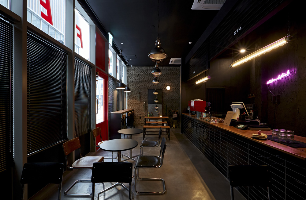 13 坪首尔咖啡厅，黑调工业风的设计魅力-9