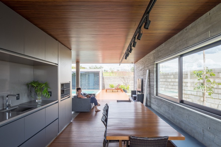 One Level Concrete House Providing Spaces for Leisure and Socializing-20