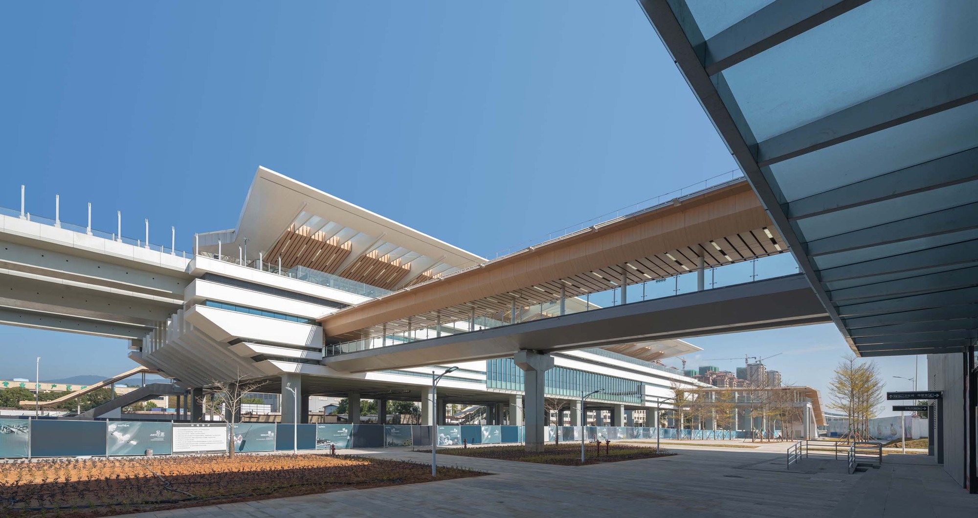 广州地铁 21 号线高架站 | 绿色科技融入岭南建筑-14