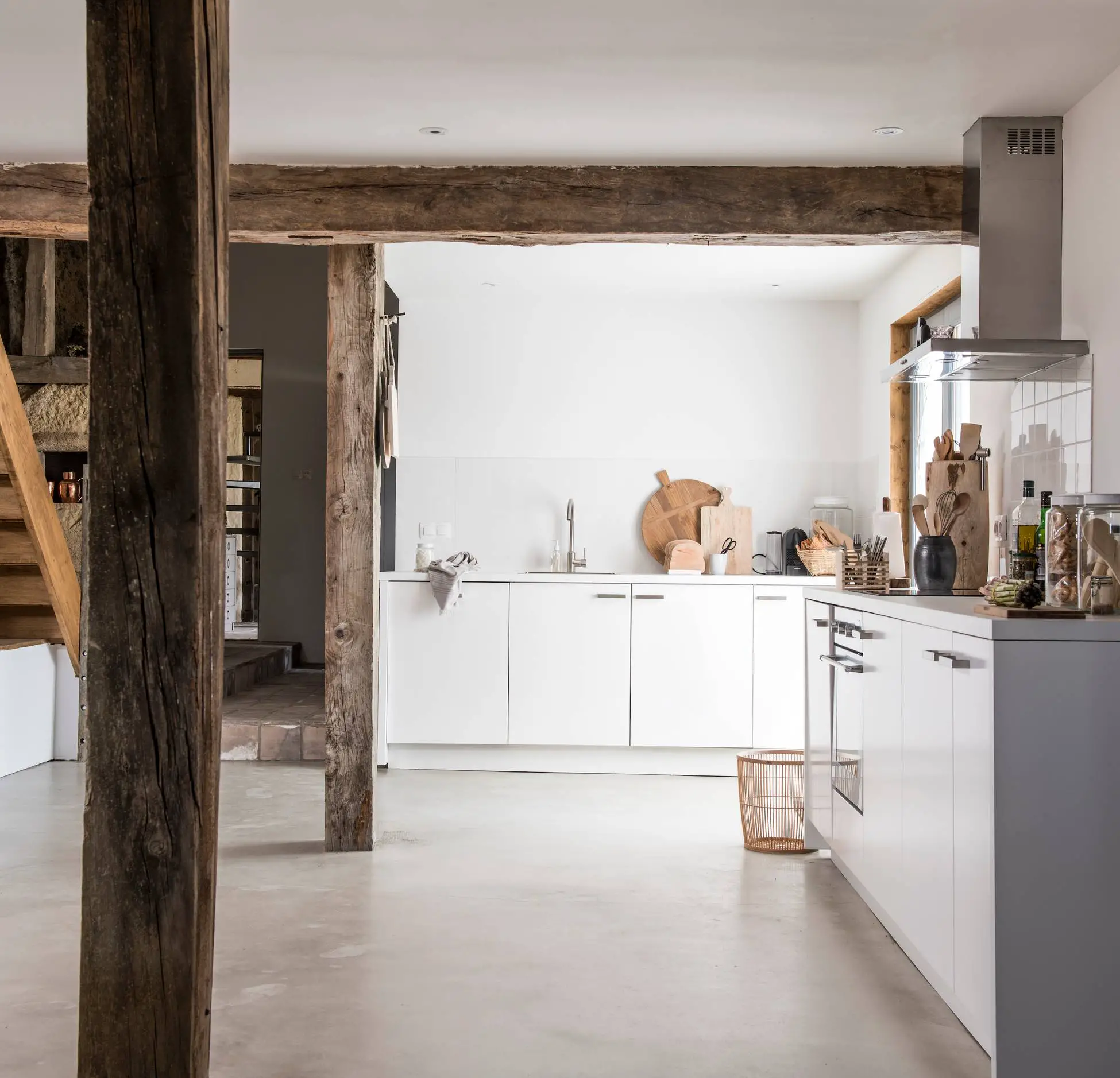 荷兰设计师打造南法古宅的现代魅力-5