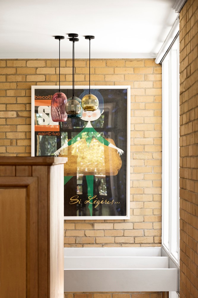 现代主义之家 | 双层仓库变多彩庆典空间-12