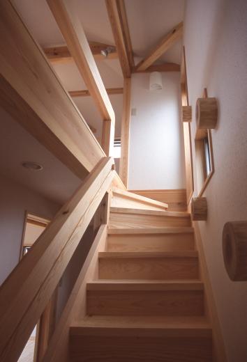 国産無垢材（栗駒材 自然素材）平屋の子育て丨（株）独楽蔵（こまぐら）-15