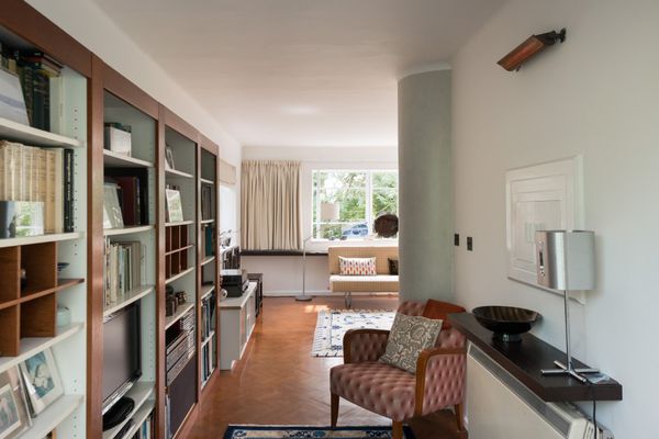 House Designed by Oliver Hill in 1935 is Currently for Sale-19