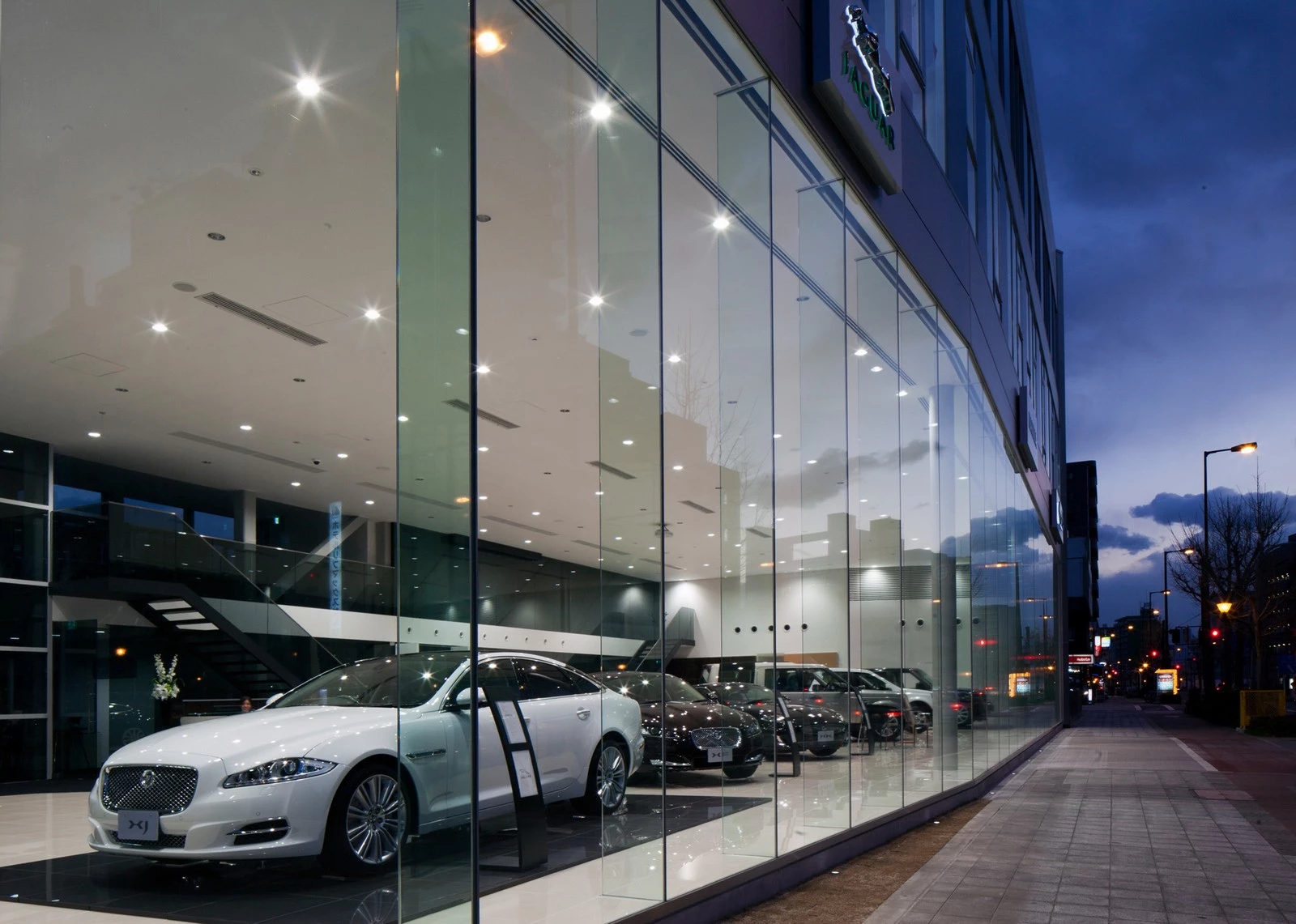 大阪透明汽车展厅-13