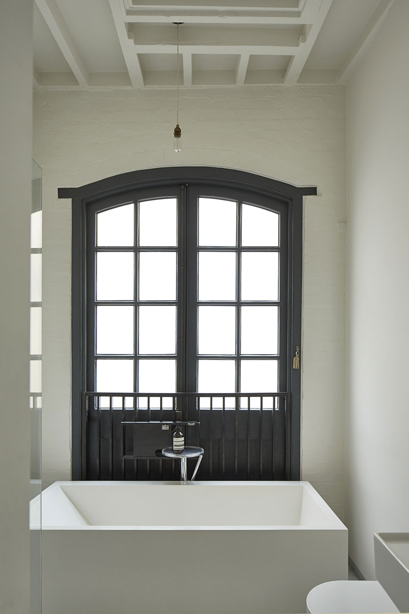 伦敦百年啤酒厂变身的工业风时尚家居-20