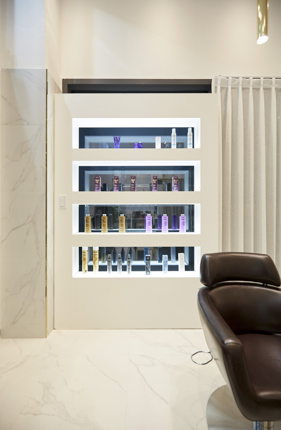 18 平米现代美容院空间设计，展现极简美学魅力-16