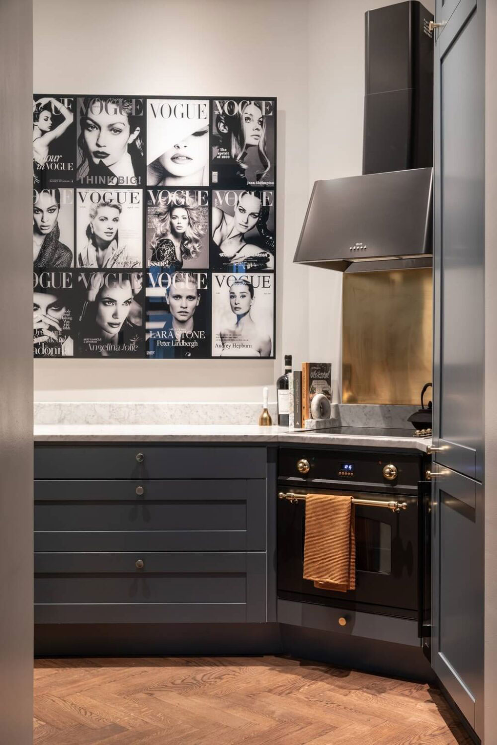 瑞典斯德哥尔摩公寓 | 经典与现代的完美融合-11