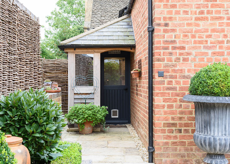 英格兰前学校建筑里的魔力花园-22