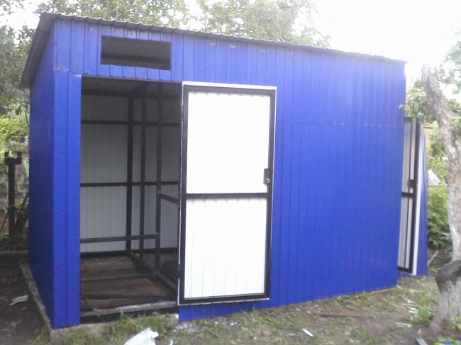 自建金属和木质的乡村储物棚-79