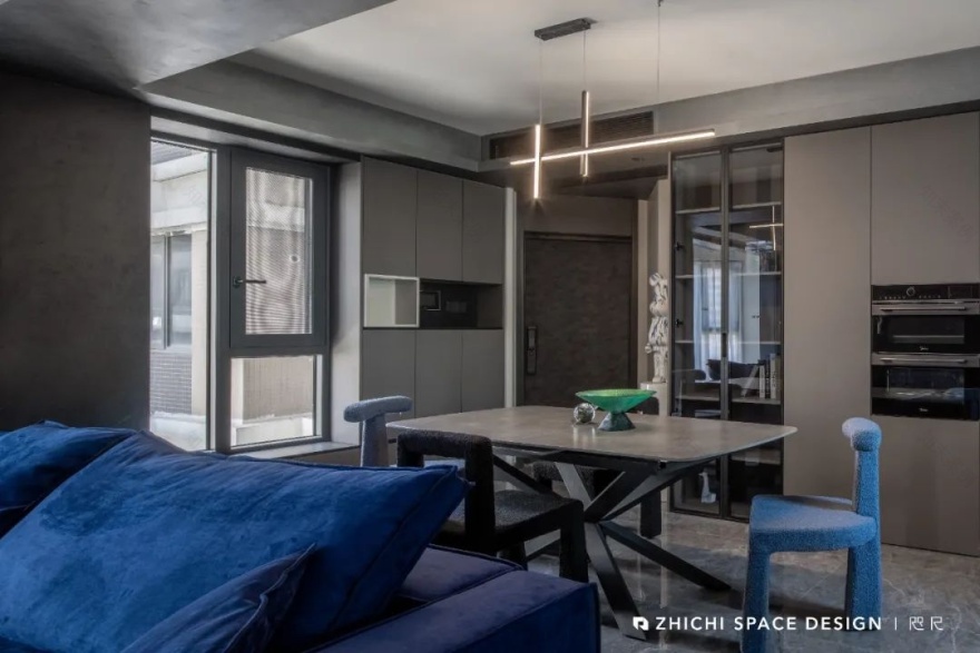 117m2 黑与蓝碰撞的高级想象丨武汉咫尺设计-34