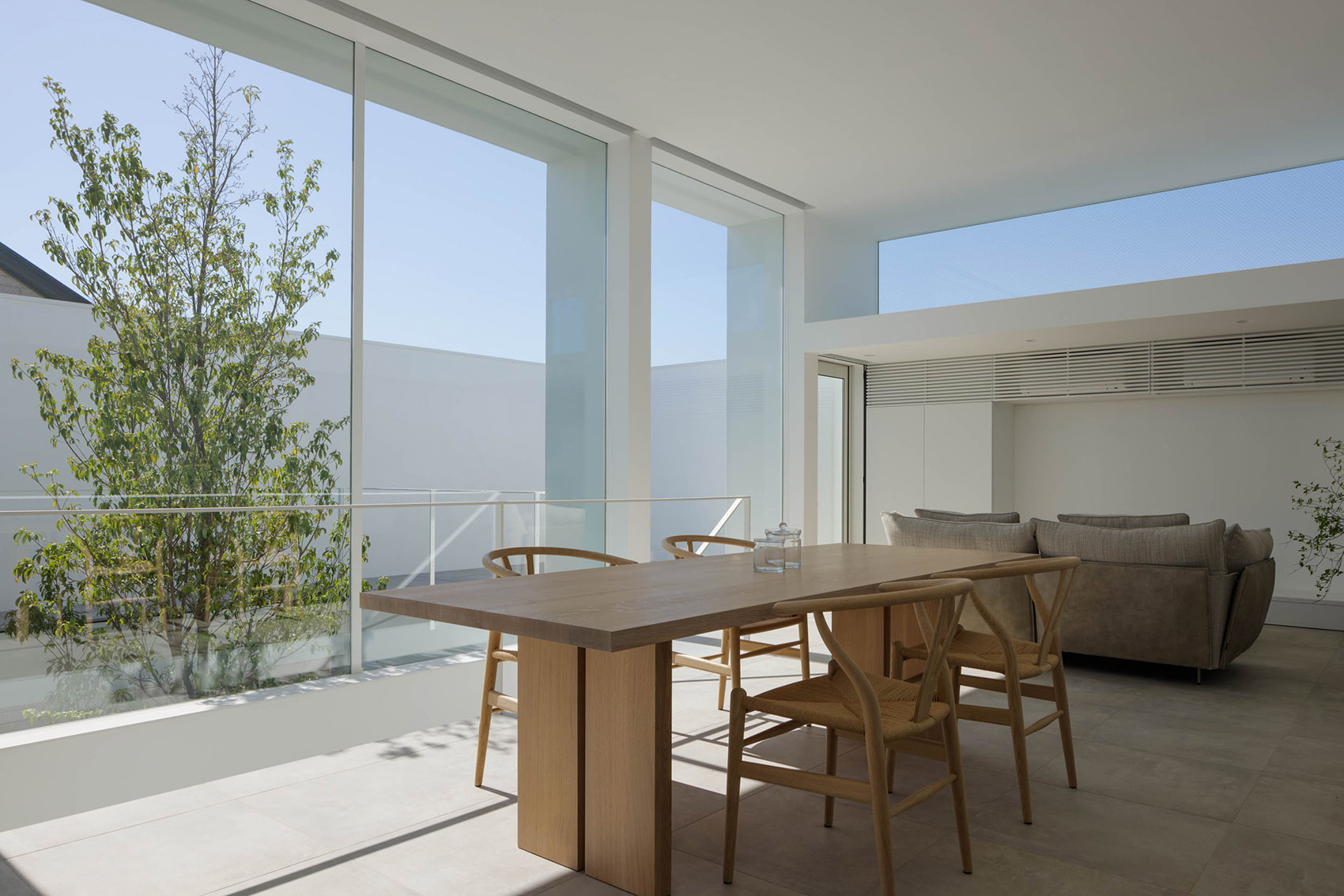 日本漂浮庭院住宅丨日本东京丨Takuro Yamamoto Architects-34