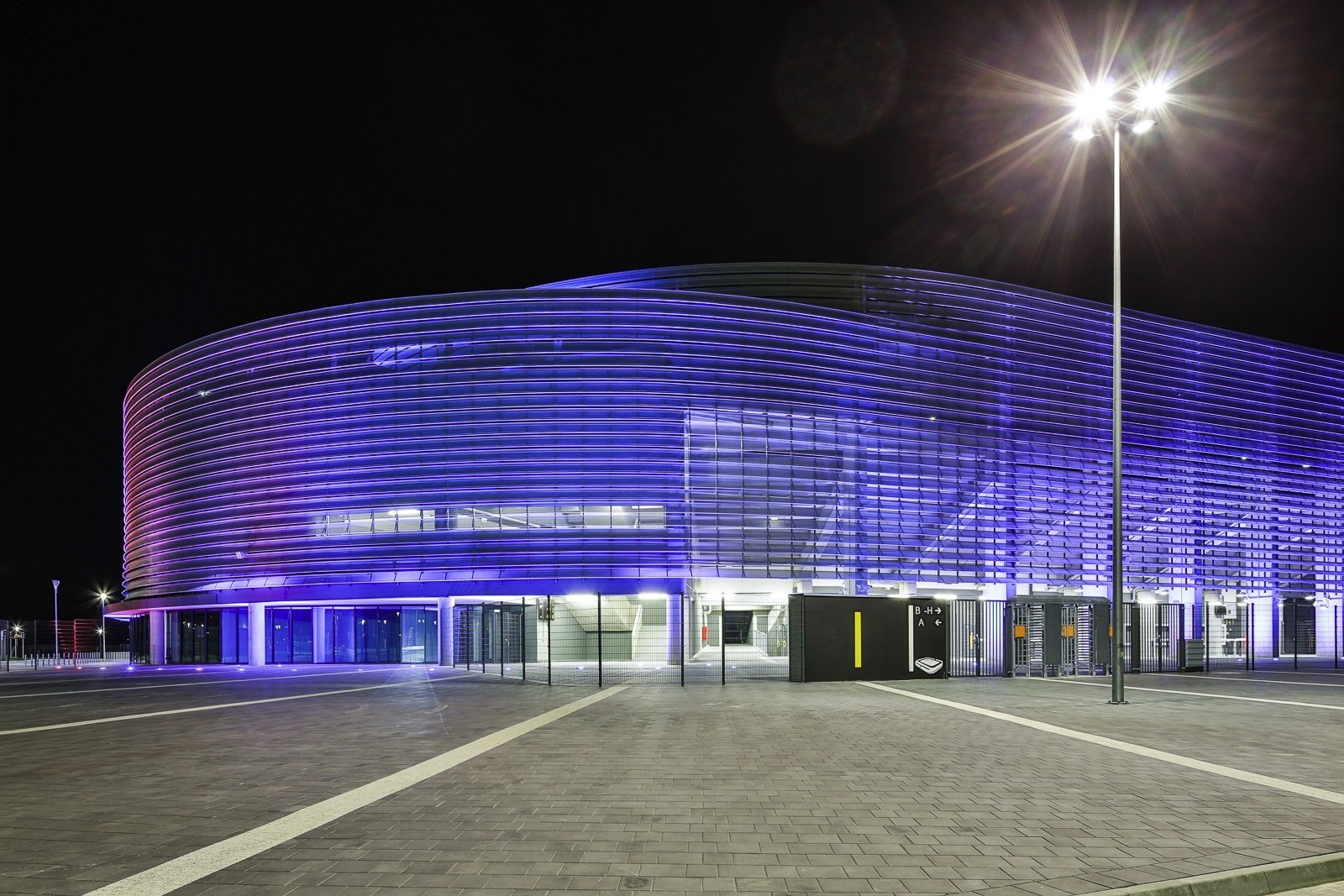 波兰卢布林体育馆,现代功能与视觉冲击的融合-30