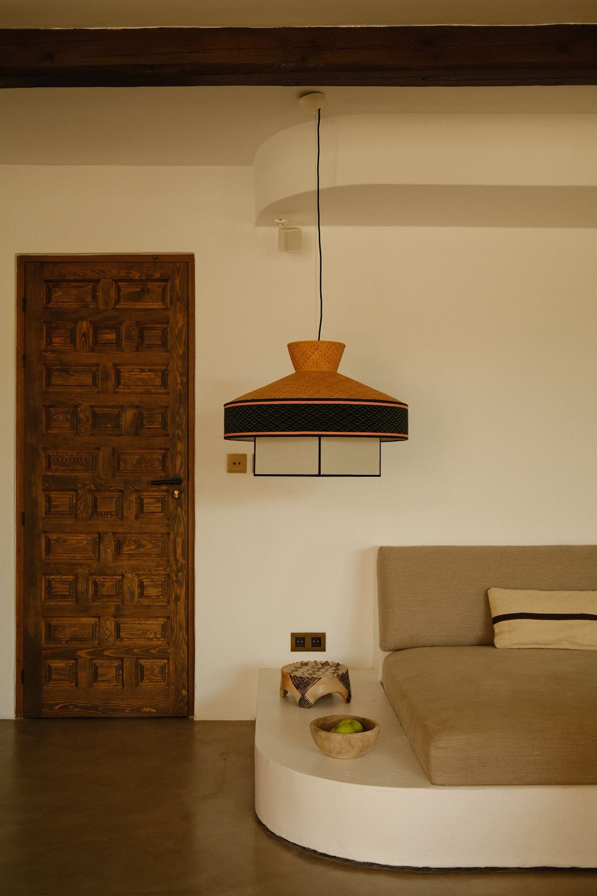 自然风豪华顶层公寓 | 微水泥与木质元素的完美融合-1