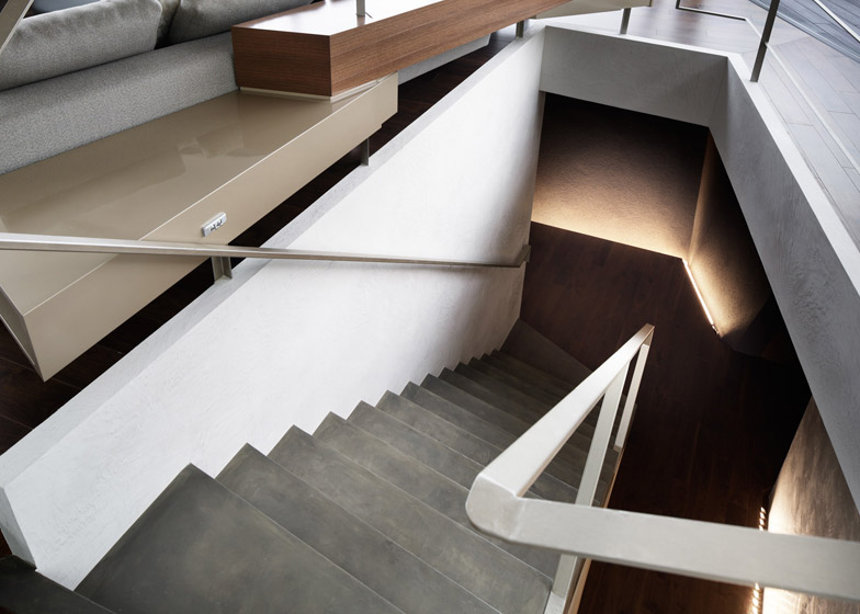 东京“黑棺材”住宅,封闭外表下的明亮空间-19