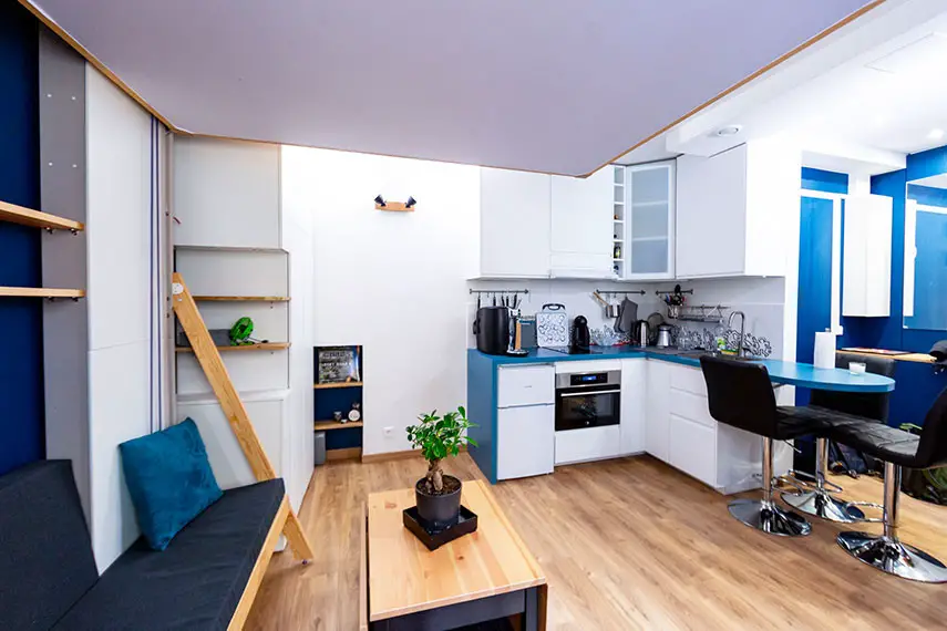 巴黎 18m²迷你公寓，床升至天花板，极致空间利用！-4