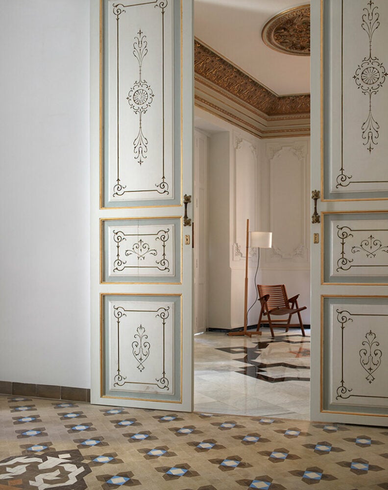 西班牙 DG Estudio 打造 19 世纪复古风公寓-3