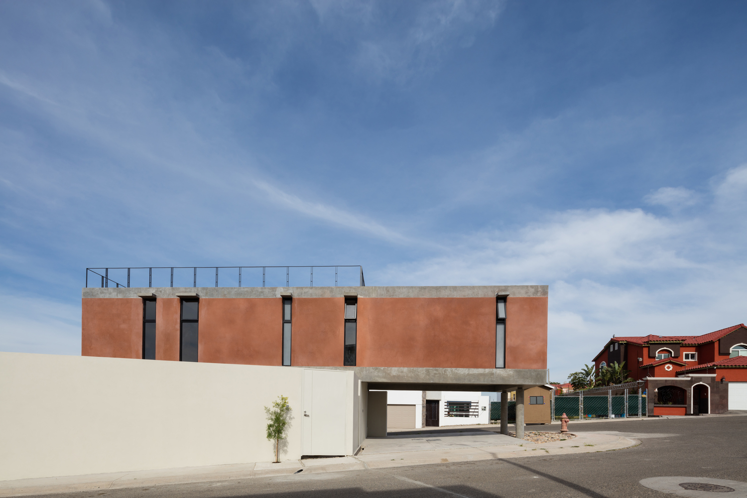 三角地块的逆袭 · LP3 House 设计与户外空间的巧妙融合-10