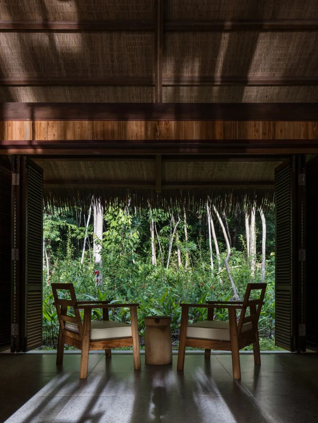 现代茅草建筑 | 传统工艺的当代新生-25