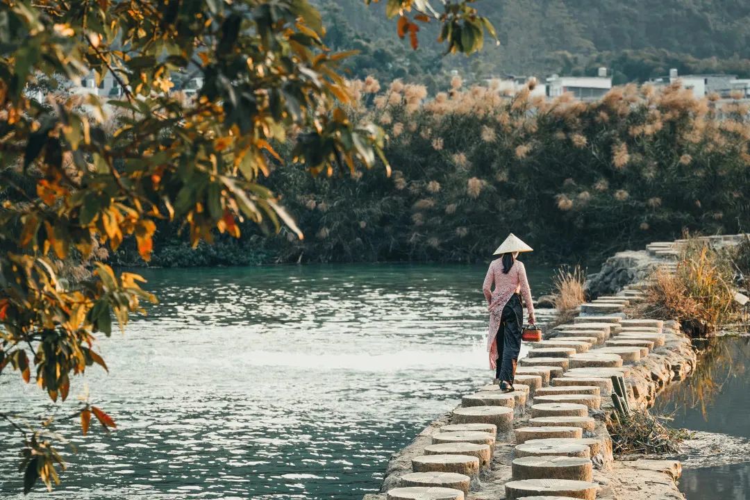 酒店内卷新高度 · 美景浴缸大比拼丨中国上海-12