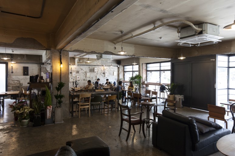 首尔 60 坪 Bean Tea G 咖啡厅 极简工业风设计-6