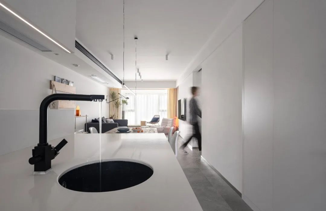 黑白基调,打造隔绝纷扰的年轻夫妻新居-58