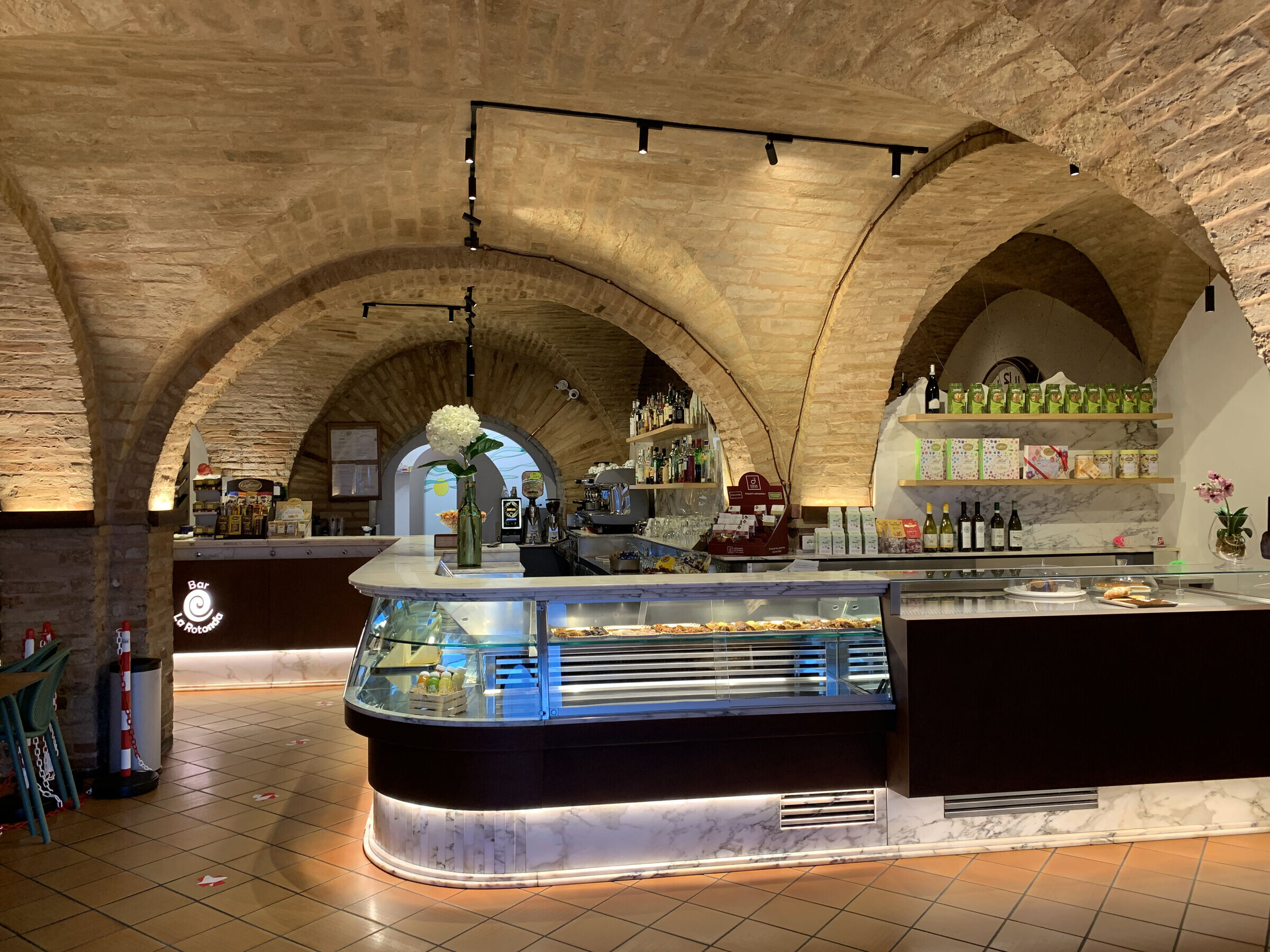 意大利 La Rotonda 咖啡厅丨Nazzareno Senzacqua-7