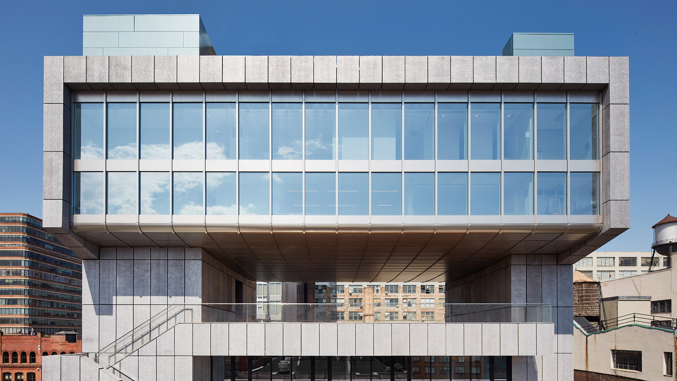 纽约 Pace 画廊新总部,火山石与玻璃的现代艺术空间-0