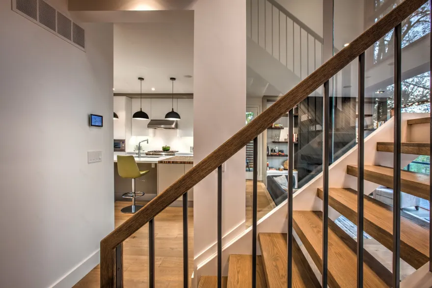 加拿大多伦多 Mimico Creek House 的室内设计亮点-20