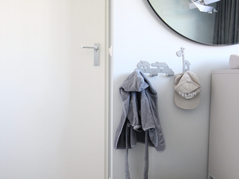 Nya Interieurontwerp | Project Delft – Sfeervolle en praktische meegroeikamer-21