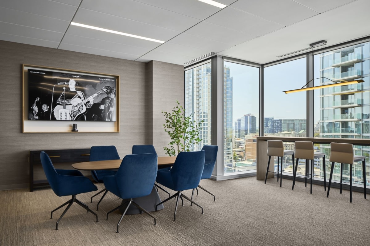 Barnes & Thornburg LLP Offices by ASD|SKY-15