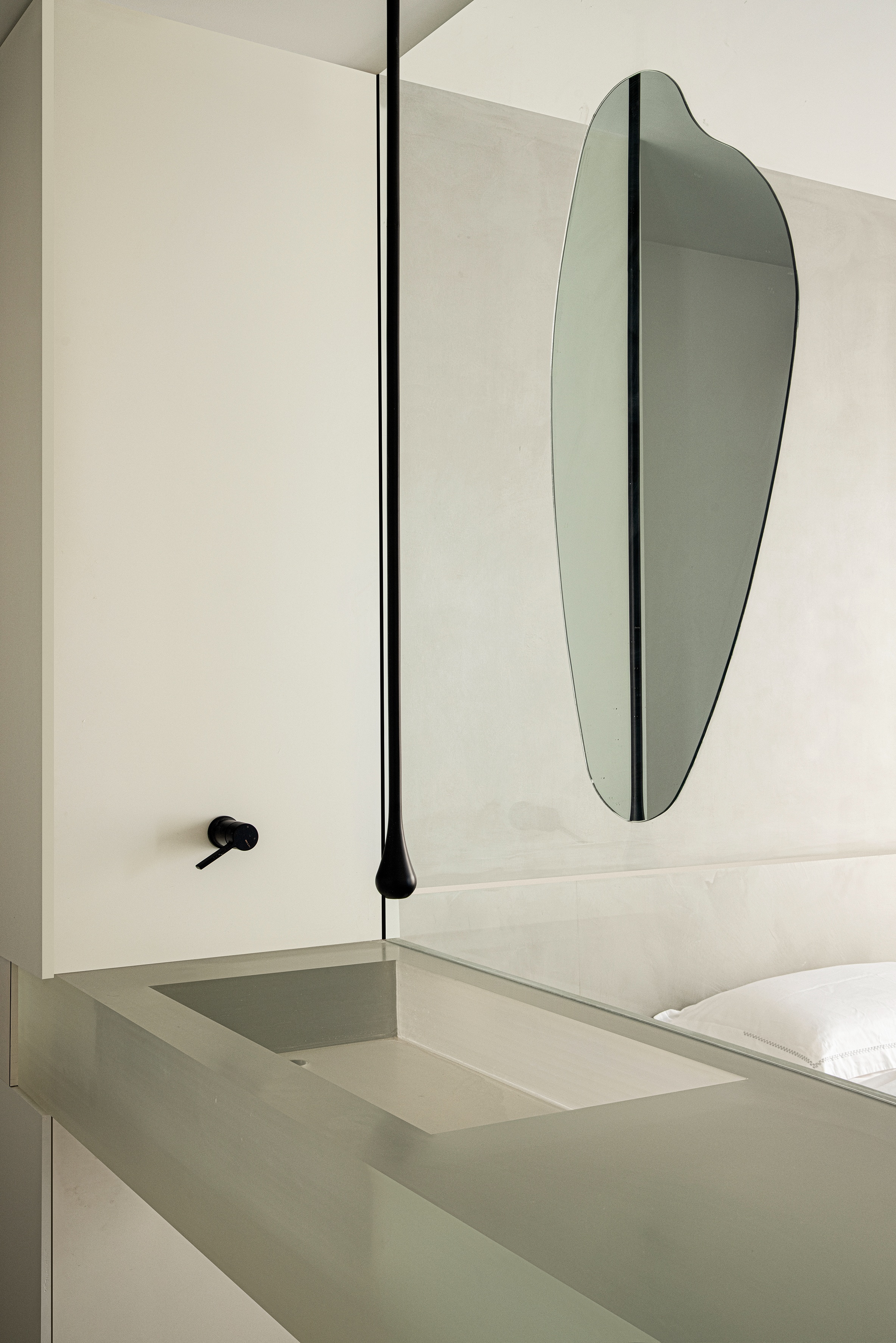 寻心归处,留白与蓝的极简居所丨中国上海-76