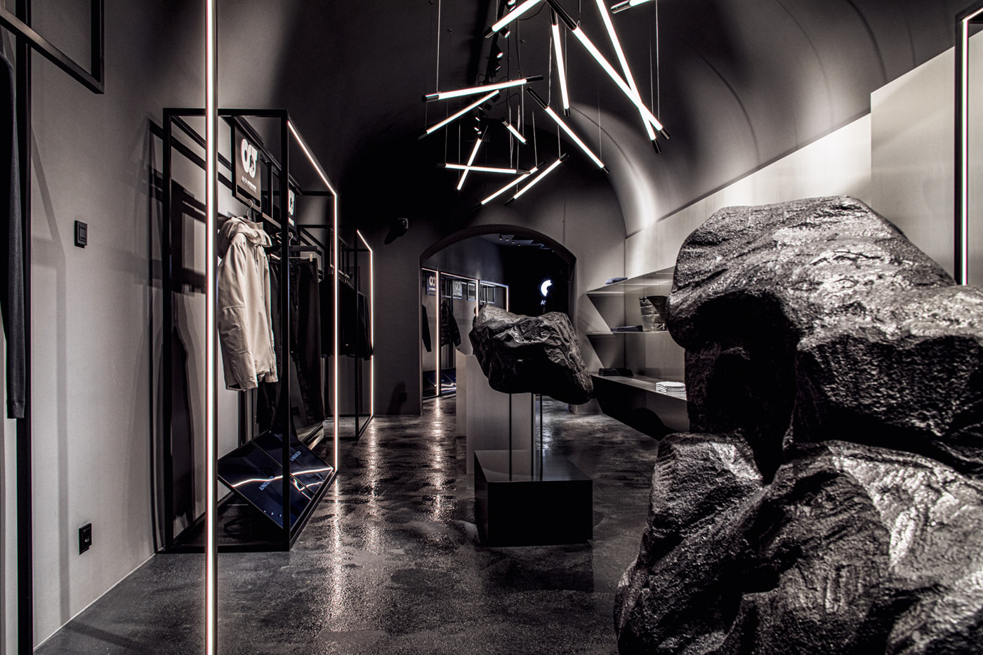 Anastasiya Gushchina丨服装店丨AlphaTauri Getreidegasse-8