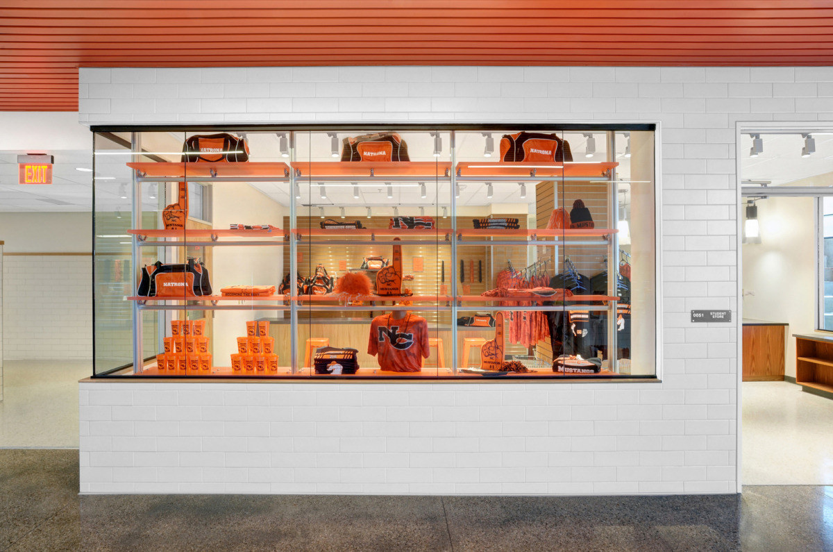 Wyoming 中学百年老校翻新，21 世纪学习环境助力学生成长-34