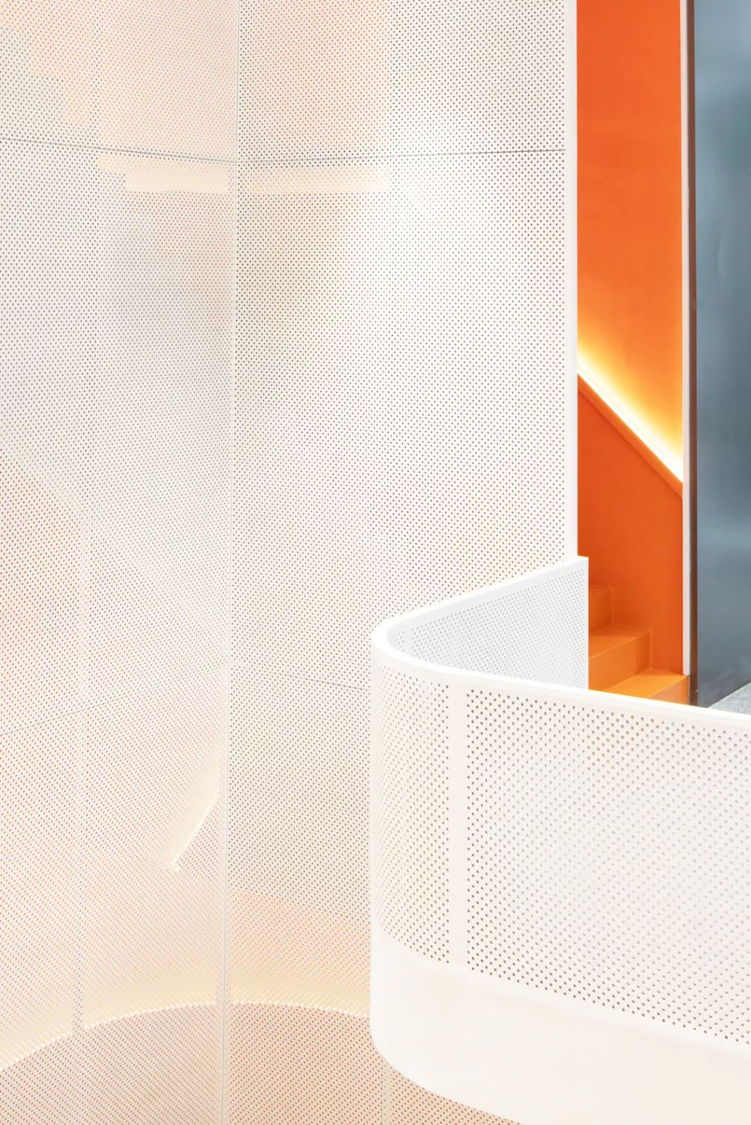 "无聊の瓶子"冷压果汁店 | 科技鲜榨,保留食物全营养-28